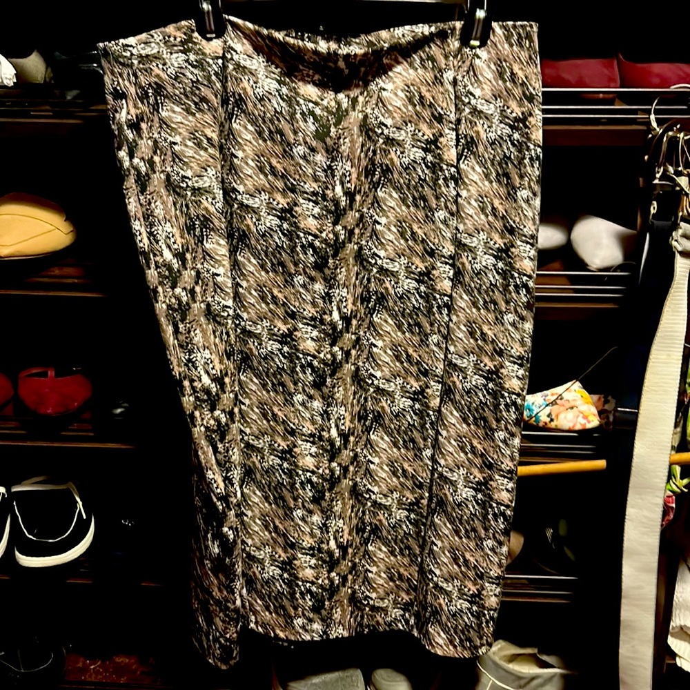 Woman’s Jaclyn Smith collection skirt size large multi print